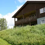 Hovringen Lodge דירה